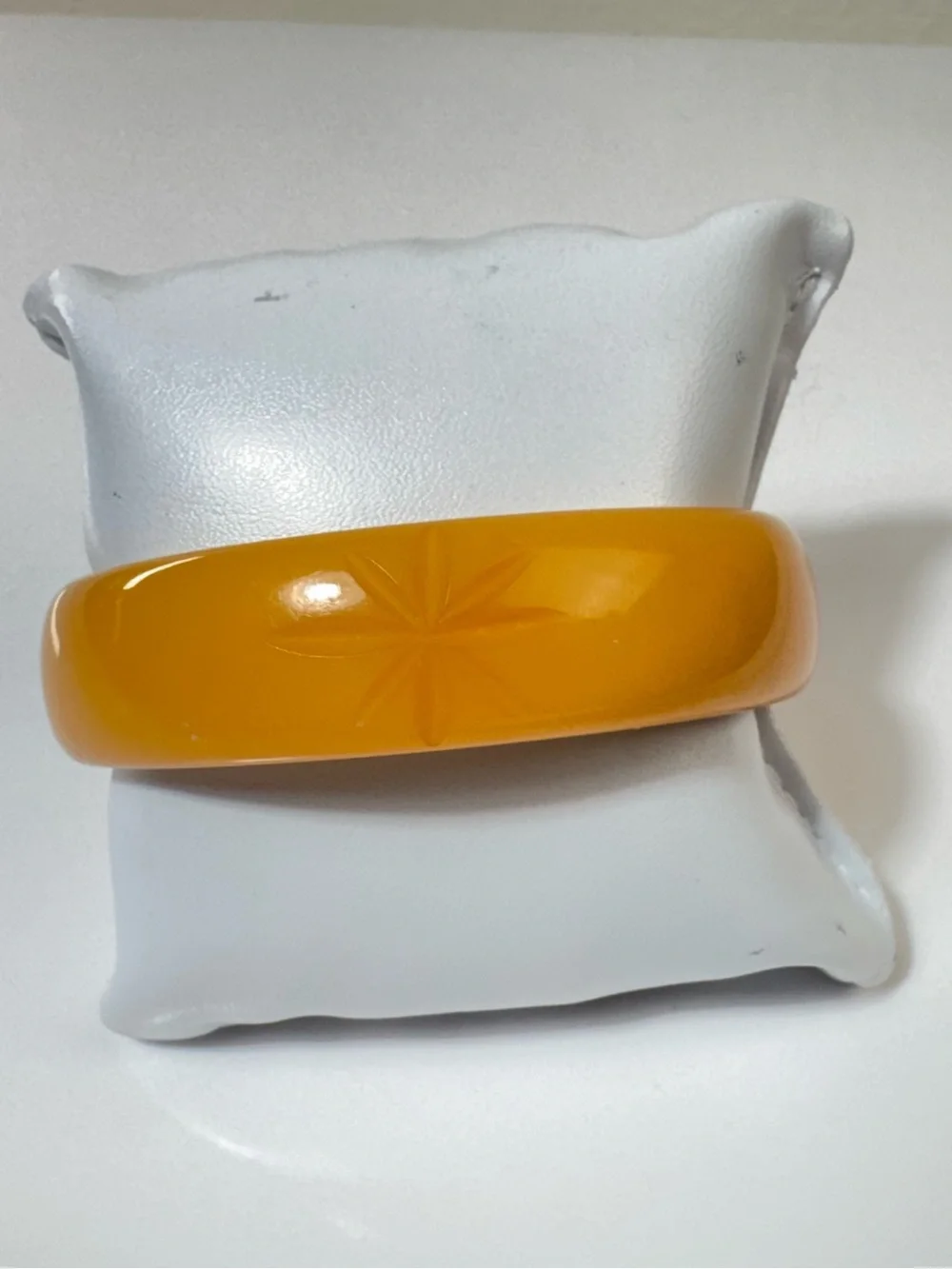 Vintage Butterscotch Bakelite Carved Starburst Bangle